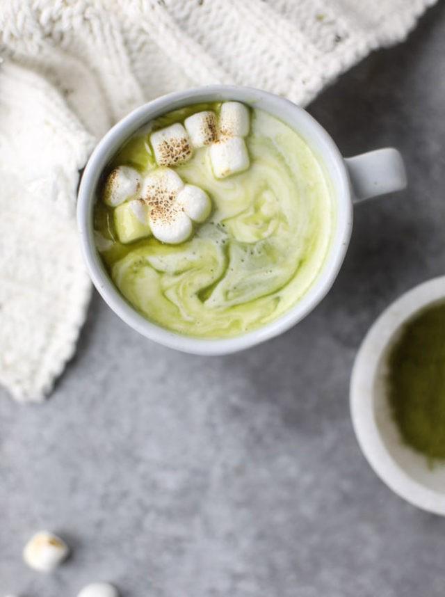 รูปภาพ:https://www.howsweeteats.com/wp-content/uploads/2017/01/matcha-hot-chocolate-I-howsweeteats.com-5-660x885.jpg