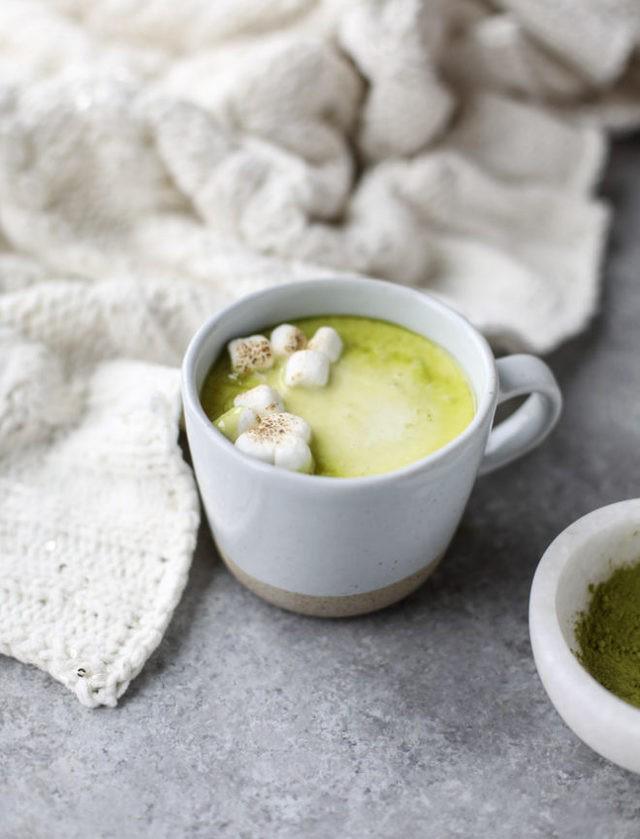 รูปภาพ:https://www.howsweeteats.com/wp-content/uploads/2017/01/matcha-hot-chocolate-I-howsweeteats.com-4-660x865.jpg