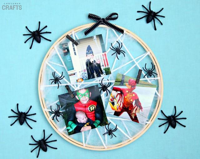 รูปภาพ:http://blog.consumercrafts.com/wp-content/uploads/2018/09/diy-spider-web-photo-holder-consumer-crafts-unleashed-2.jpg