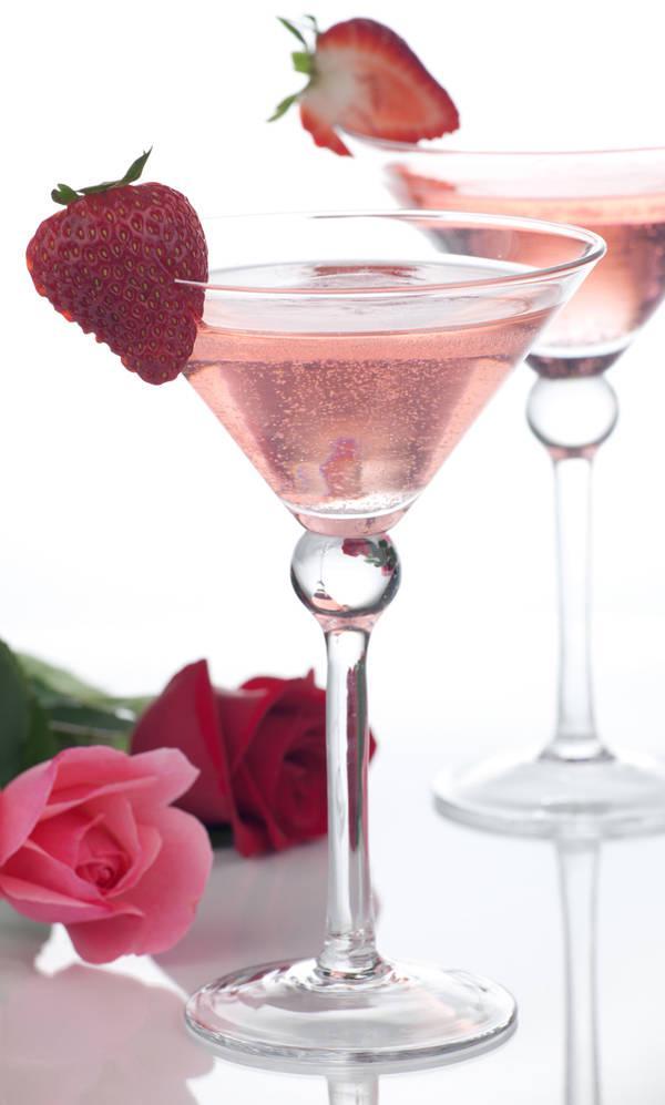 รูปภาพ:http://ministryofalcohol.com/wp-content/uploads/2012/04/Romantic-Vodka-Cocktail.jpg