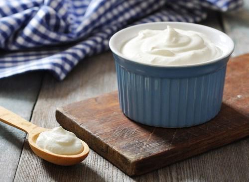 รูปภาพ:https://i0.wp.com/www.eatthis.com/wp-content/uploads//media/images/ext/744024859/greek-yogurt-should-you-be-eating-full-fat-yogurt.jpg?fit=500%2C366&ssl=1