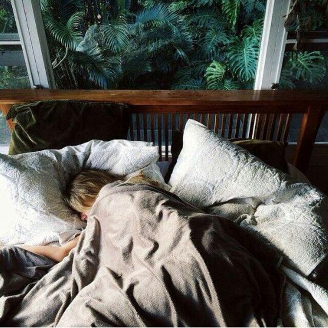ภาพประกอบบทความ นอนไม่หลับต้องทำยังไง ทริคง่ายๆ ที่จะทำให้เรานอนหลับได้ง่ายขึ้น #นิ่งเป็นหลับ