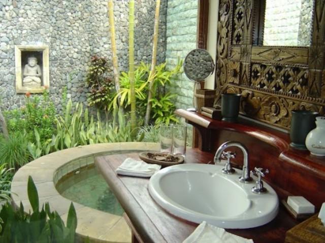 รูปภาพ:http://cdn.goodshomedesign.com/wp-content/uploads/2014/01/outdoor-bathroom-designs-20.jpg