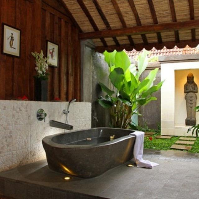 รูปภาพ:http://cdn.goodshomedesign.com/wp-content/uploads/2014/01/outdoor-bathroom-designs-3.jpg