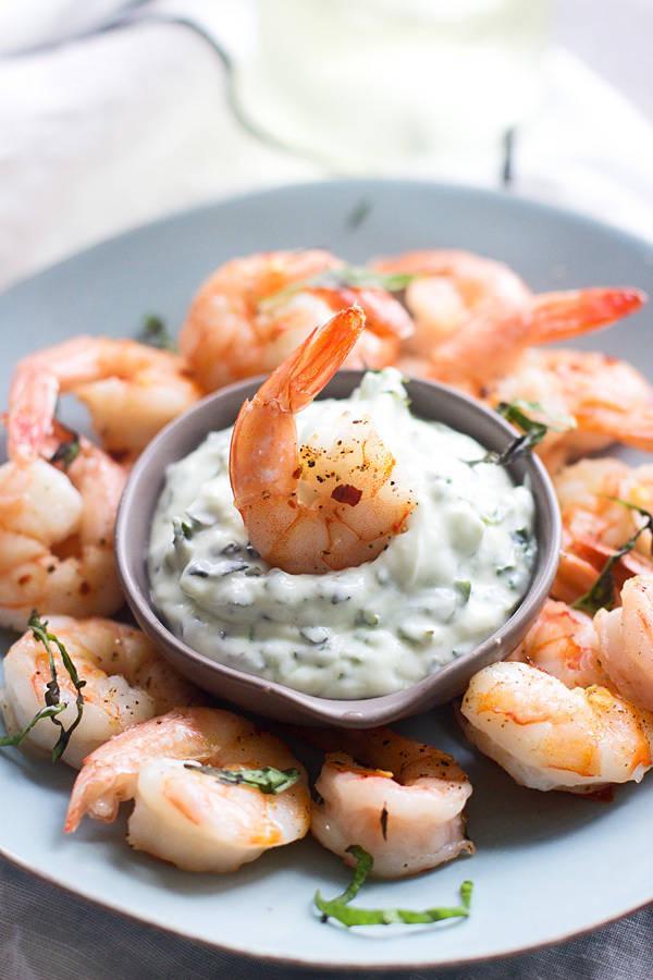 รูปภาพ:http://www.cookingforkeeps.com/wp-content/uploads/2015/04/Shrimp-Cocktail-with-Basil-Dipping-Sauce-4_edited-1.jpg