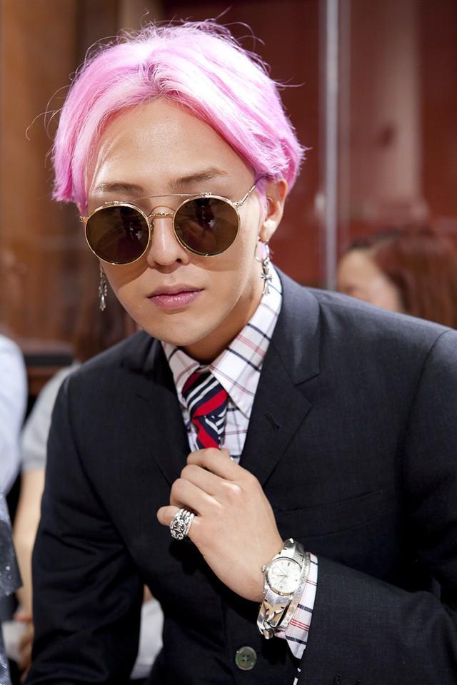 รูปภาพ:http://2.bp.blogspot.com/-coTjpxliMao/UPanNJEzMvI/AAAAAAAAFj0/Dz0Y-ZacDVo/s1600/gdragon-juunj1.jpg