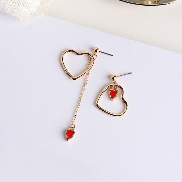 รูปภาพ:https://ae01.alicdn.com/kf/HTB1eK39SpXXXXX6apXXq6xXFXXXo/Korean-Style-Chain-Tassel-Earrings-for-Women-Cute-Hollow-Heart-Drops-Dangle-Ear-Jewelry-Fashion-2017.jpg_640x640.jpg