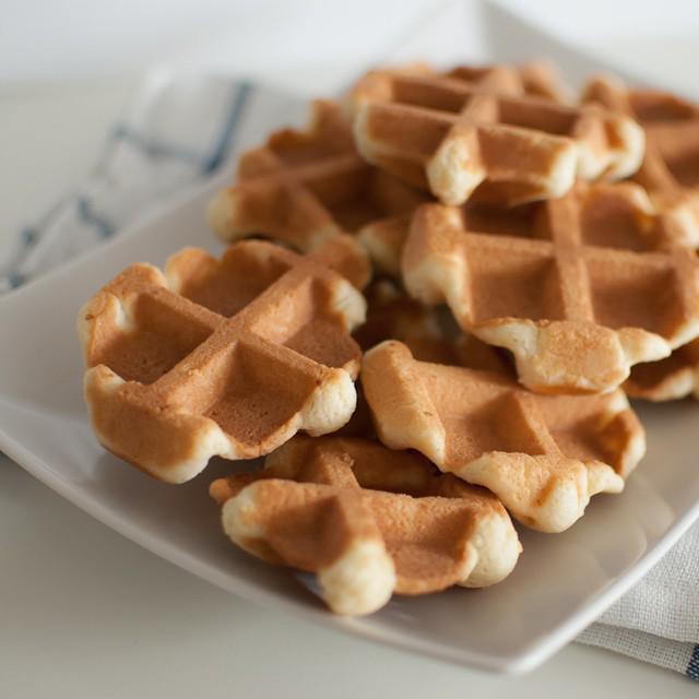 รูปภาพ:http://hungryatmidnight.com/wp-content/uploads/2012/10/Waffle-Cookies-1x1.jpg