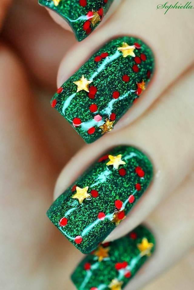 รูปภาพ:http://www.prettydesigns.com/wp-content/uploads/2015/11/Best-Glitter-Nails-for-Christmas.jpg