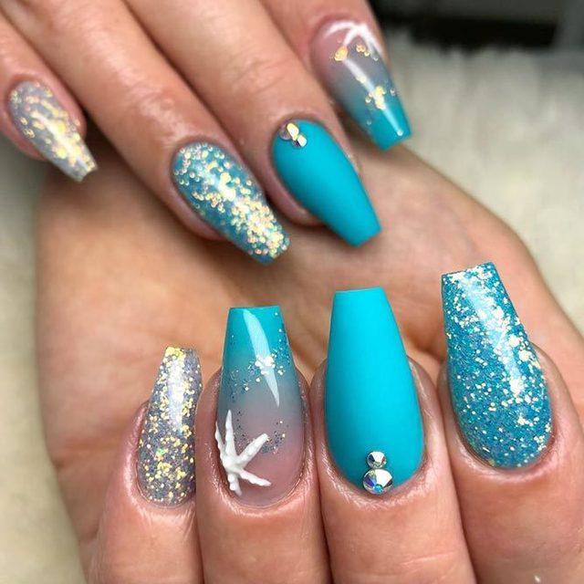 รูปภาพ:https://naildesignsjournal.com/wp-content/uploads/2018/10/3d-nail-art-blue-glitter-mermaid.jpg