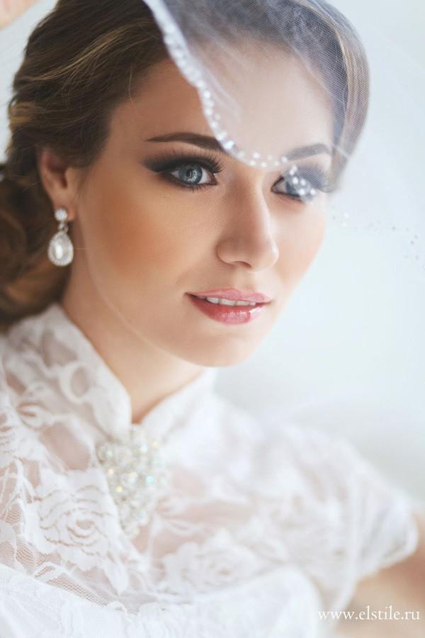 รูปภาพ:https://www.elegantweddinginvites.com/wedding-blog/wp-content/uploads/2015/10/beautiful-bridal-makeup-for-weddings.jpg
