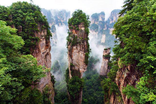 รูปภาพ:http://www.orangesmile.com/extreme/img/main/zhangjiajie-national-forest-park_1.jpg