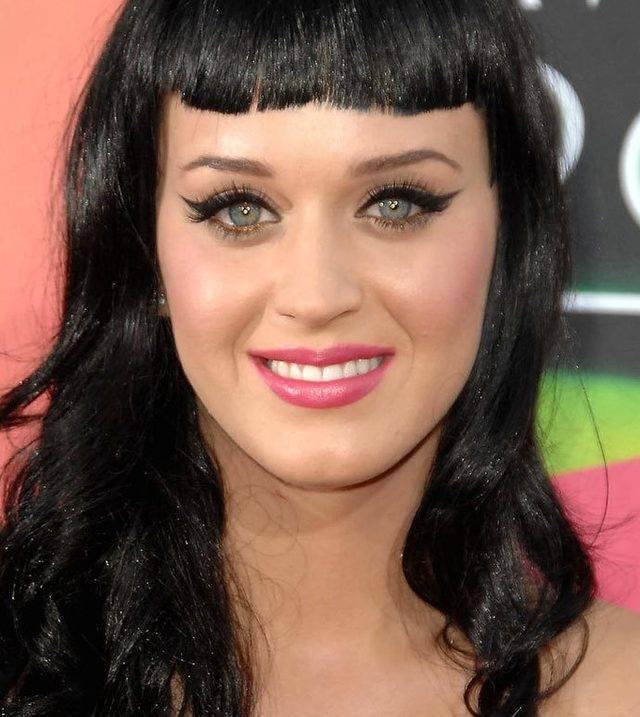 รูปภาพ:http://i1323.photobucket.com/albums/u581/brutavaresppf/katy-perry-03_zps6b1b9340.jpg