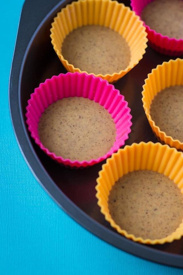 รูปภาพ:https://foodwithfeeling.com/wp-content/uploads/2015/06/almond-butter-cups-9.jpg