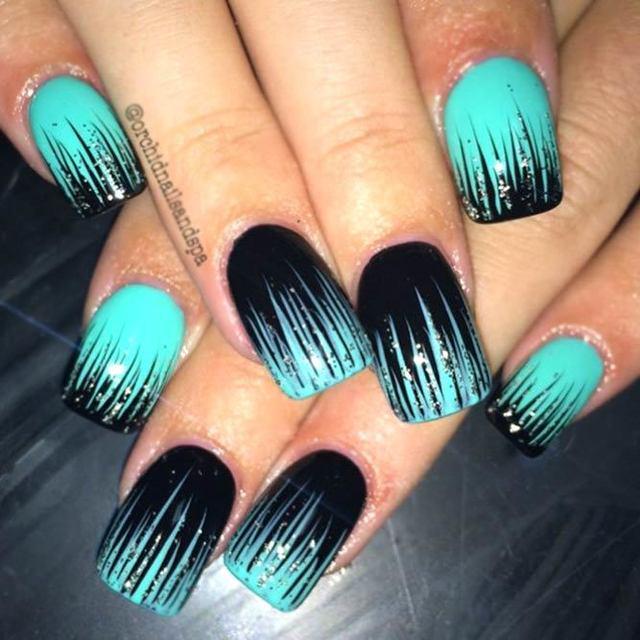 รูปภาพ:https://naildesignsjournal.com/wp-content/uploads/2018/11/waterfall-nails-black-turquoise.jpg