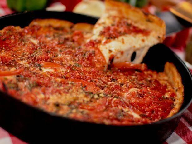 รูปภาพ:http://foodnetwork.sndimg.com/content/dam/images/food/fullset/2015/6/19/1/FN_Chicago-Pizza-City-Guide-Pizano-s-Deep-Dish-Pizza_s4x3.jpg.rend.snigalleryslide.jpeg