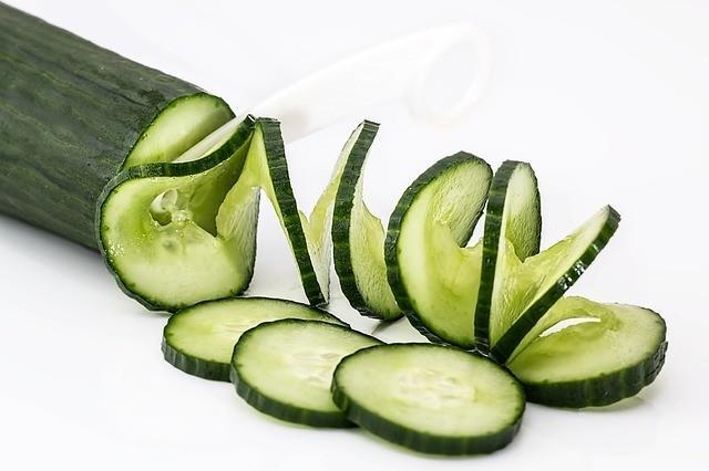 รูปภาพ:https://krazyfitlife.com/wp-content/uploads/2018/10/cucumber-685704_640.jpg