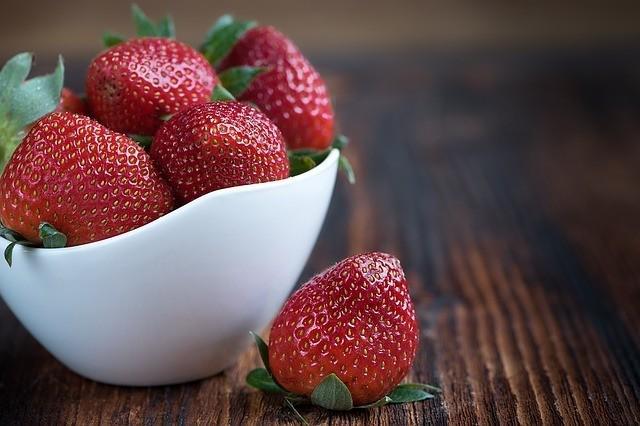 รูปภาพ:https://krazyfitlife.com/wp-content/uploads/2018/10/strawberries-1330459_640.jpg