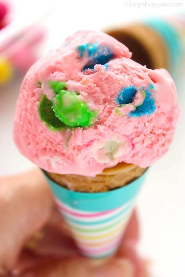 รูปภาพ:https://cincyshopper.com/wp-content/uploads/2015/07/No-Churn-Bubble-Gum-Ice-Cream-5.jpg