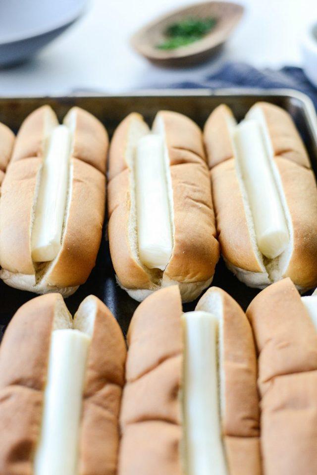 รูปภาพ:http://www.simplyscratch.com/wp-content/uploads/2017/11/Saucy-Mozzarella-Dogs-l-SimplyScratch.com-2-768x1151.jpg