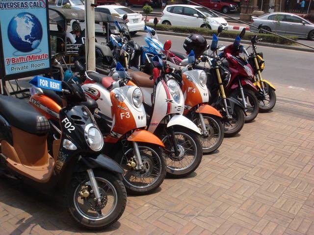 รูปภาพ:http://www.buddybikerental.com/wp-content/uploads/2014/07/Buddy-Motorbike-for-Rent-Chiang-Mai-4.jpg