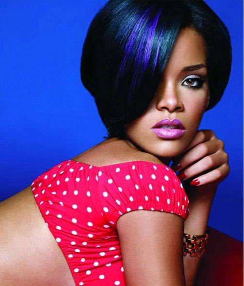 รูปภาพ:http://strayhair.com/wp-content/uploads/2014/10/Rihanna_blue_highlight_hairstyle.jpg