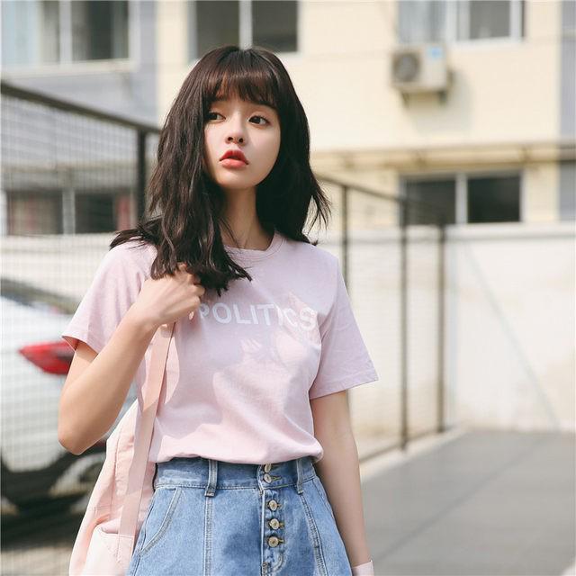 รูปภาพ:https://ae01.alicdn.com/kf/HTB1N3kIPVXXXXcrXVXXq6xXFXXXE/summer-2017-harajuku-shirt-women-korean-style-ulzzang-fashion-retro-character-POLITICS-printing-back-CHANGE-pink.jpg_640x640q90.jpg