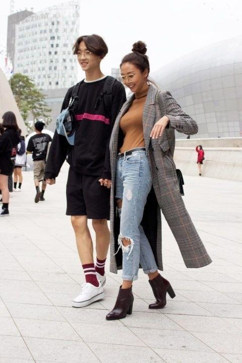 รูปภาพ:http://cdn.fashionmagazine.com/wp-content/uploads/2016/10/street-style-seoul-fashion-week-spring-2016-19-768x1152.jpg