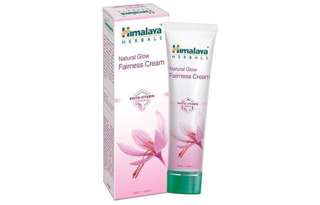 รูปภาพ:https://cdn2.stylecraze.com/wp-content/uploads/2013/01/3.-Himalaya-Herbals-Natural-Glow-Fairness-Cream.jpg