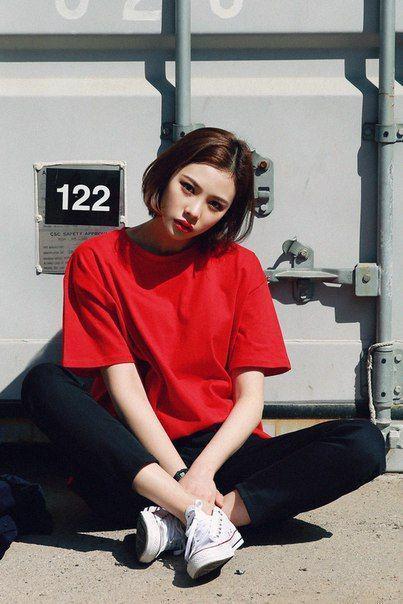 รูปภาพ:https://www.glamgirl.asia/wp-content/uploads/2017/11/เสื้อผ้าสีแดง29.jpg