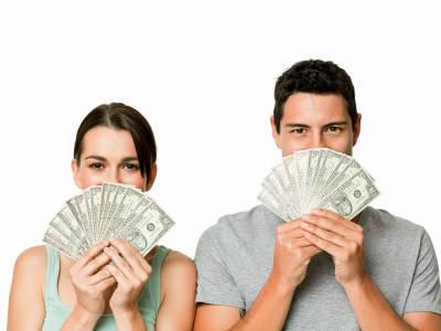 รูปภาพ:http://monticellonys.com/wordpress/wp-content/uploads/2012/07/Happy-Couple-with-Cash-Back.jpg