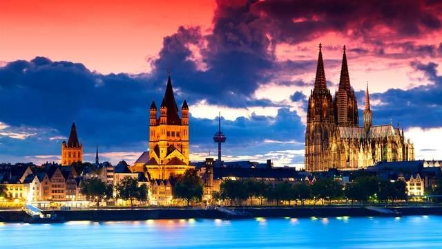 รูปภาพ:http://best-wallpaper.net/wallpaper/1600x900/1212/Gothic-cathedral-in-Cologne-Germany-city-night-river-clouds_1600x900.jpg