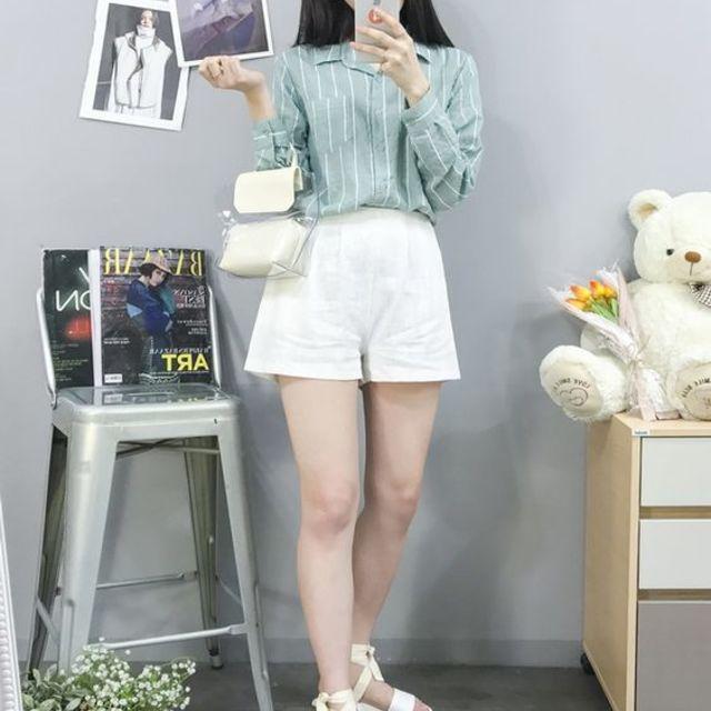 ภาพประกอบบทความ Soft Style ไอเดียจัดลุคน่ารักด้วย 'กางเกงขาสั้นสีขาว' แต่งลุคคิ้วท์ๆ ไปเที่ยวแบบดูดี