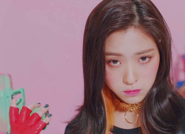 รูปภาพ:https://dbkpop.com/wp-content/uploads/2019/01/ITZY_ryujin_3.jpg