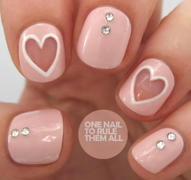 รูปภาพ:http://holicoffee.com/wp-content/uploads/2015/01/cute-valentine-nail-designs-new-easy-pretty-home-manicure-ideas-11-680x640.jpg
