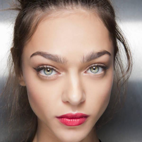 รูปภาพ:http://thezoereport.com/wp-content/uploads/2016/01/makeup-trends-Dolce-and-Gabbana-Spring2016-600x600.jpg