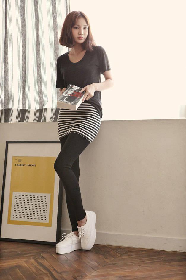 รูปภาพ:http://www.koreanfashionstore.com/korean-fashion/leggings/10102013/Striped-Skirt-Legging-08.jpg