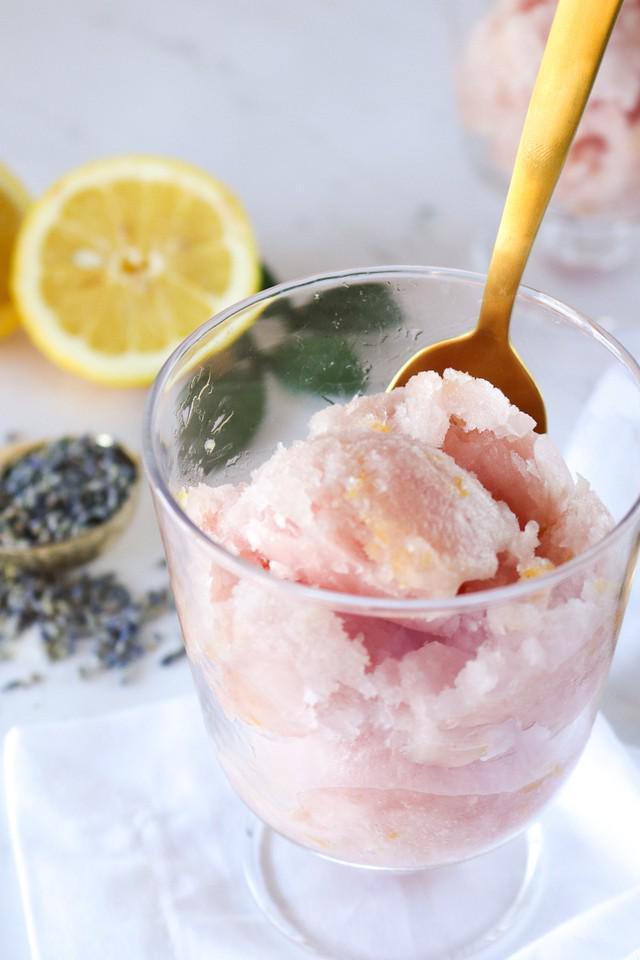 รูปภาพ:http://www.clubcrafted.com/wp-content/uploads/2017/03/lavender-lemonade-sorbet-recipe.jpg