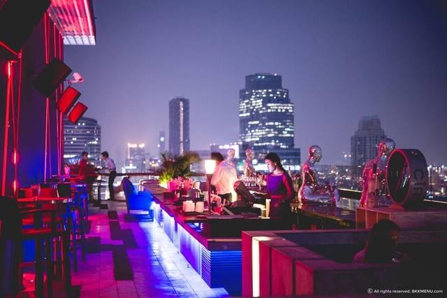 รูปภาพ:http://www.bkkmenu.com/uploads/content/img/gallery/full/The-Roof-@38-Bar-The-Roof-MODE-89.jpg