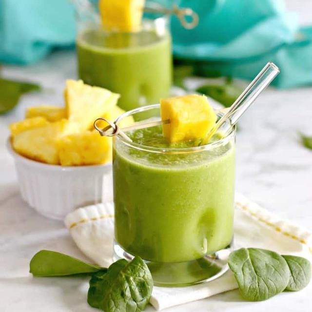 รูปภาพ:https://www.veggiessavetheday.com/wp-content/uploads/2015/08/Pineapple-Green-Smoothie-FI.jpg