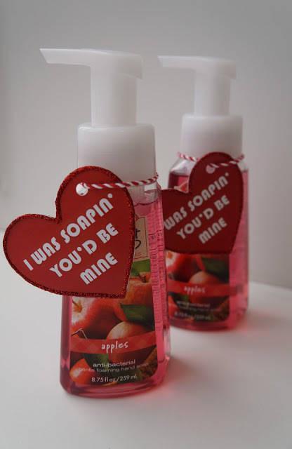 รูปภาพ:http://www.funholidaycrafts.com/wp-content/uploads/2014/01/Soap-Valentines-Day-teacher-gift.jpg