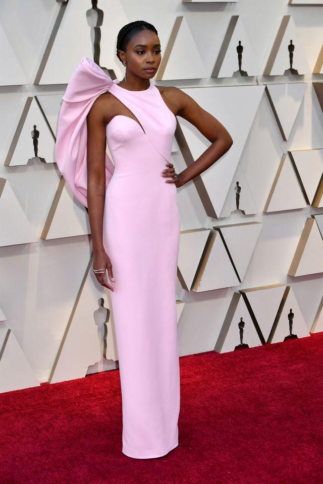 รูปภาพ:https://hips.hearstapps.com/hmg-prod.s3.amazonaws.com/images/kiki-layne-attends-the-91st-annual-academy-awards-at-news-photo-1127197626-1551058825.jpg?crop=1xw:1xh;center,top&resize=980:*