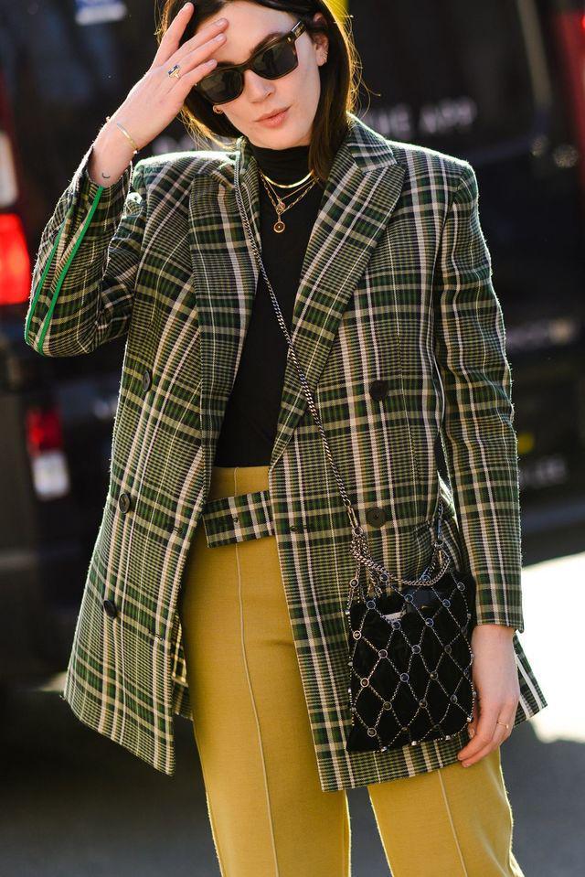 รูปภาพ:https://hips.hearstapps.com/hmg-prod.s3.amazonaws.com/images/lfw-fw19-day-3-tyler-joe-9-1550542178.jpg?crop=1xw:1xh;center,top&resize=980:*