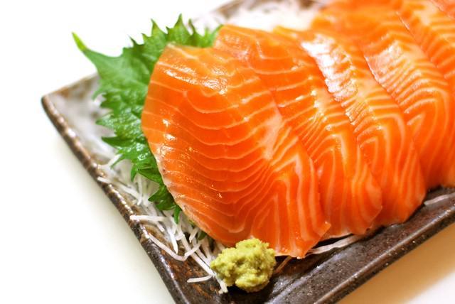 รูปภาพ:http://haicang.vn/wp-content/uploads/2016/09/salmon-sashimi.jpg