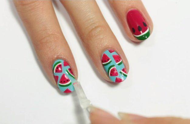 รูปภาพ:https://makeuptutorials.com/wp-content/uploads/2016/07/fruit-nail-art-23.jpg