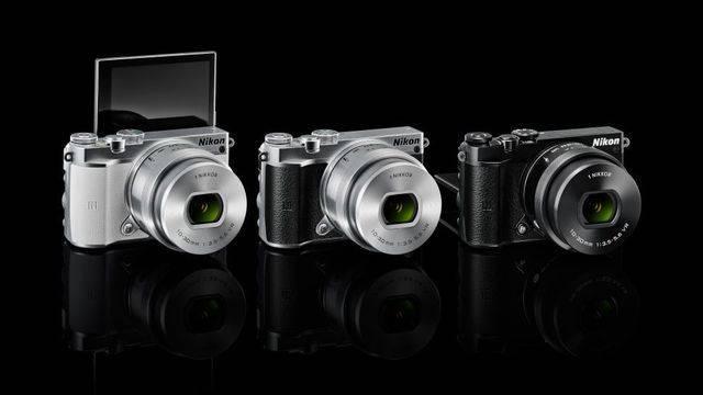 รูปภาพ:http://cdn.mos.techradar.com/art/cameras/Nikon/Nikon%201%20J5/Product%20Shots/Nikon1J5_hero04-970-80.jpg