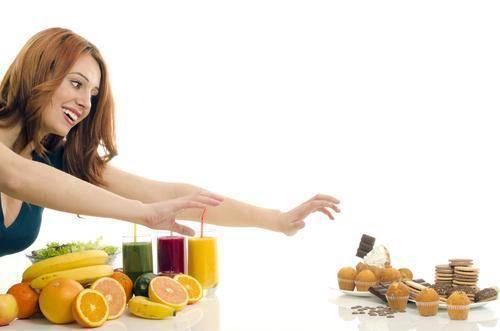 รูปภาพ:http://images.medicaldaily.com/sites/medicaldaily.com/files/styles/headline/public/2014/06/02/woman-choosing-between-healthy-food-and-unhealthy-food.jpg