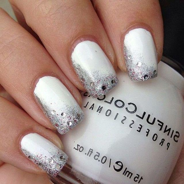 รูปภาพ:https://www.fashionstar.xyz/wp-content/uploads/2018/12/48-Classy-White-Nail-Art-You-Should-Try-2019-44.jpeg