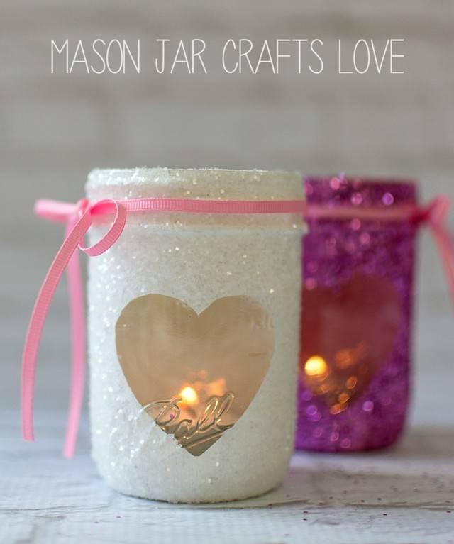 รูปภาพ:http://www.itallstartedwithpaint.com/wp-content/uploads/2015/02/valentine-mason-jar-candle-3-2-855x1024.jpg