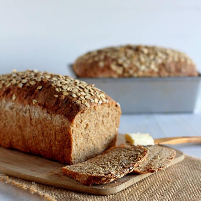 รูปภาพ:http://gatherforbread.com/wp-content/uploads/2014/01/Whole-grain-Bread-2-squared-Copy.jpg